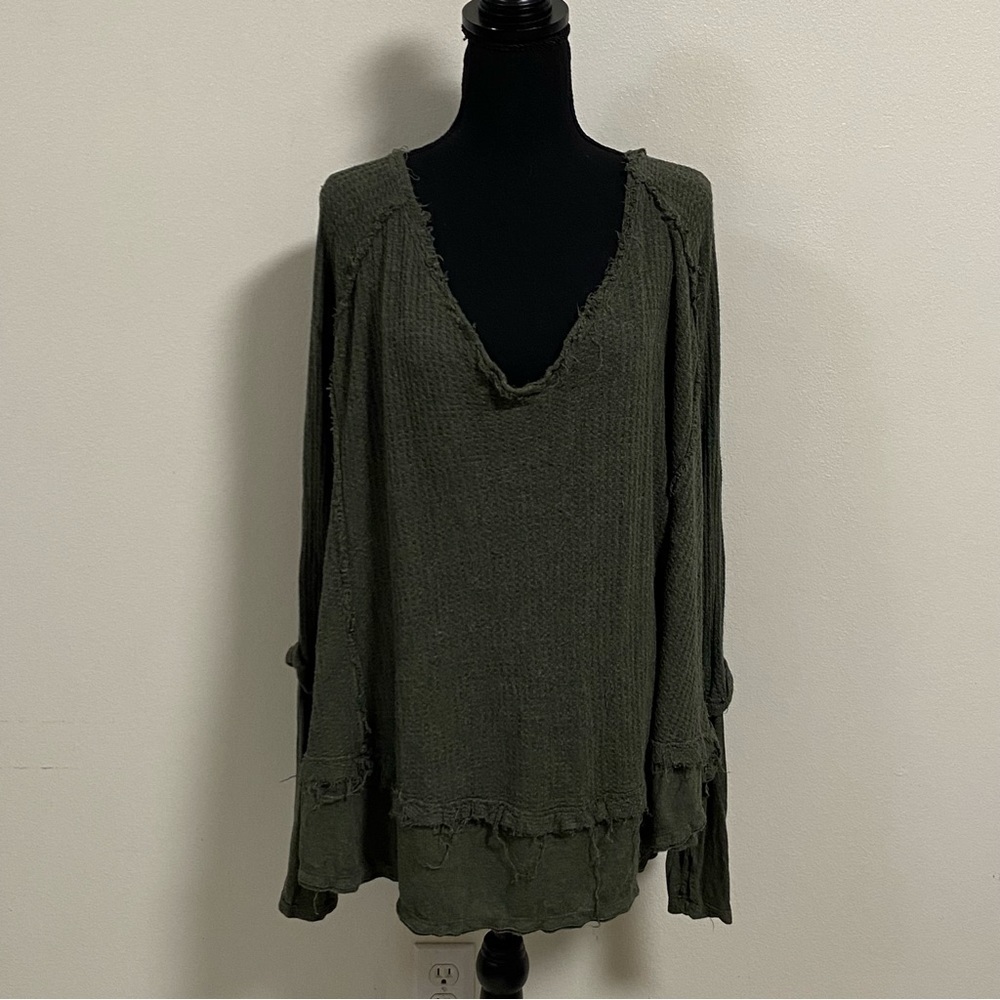 Free People V Neck Oversized Laguna Waffle knit Thermal Sweater Olive Size Med